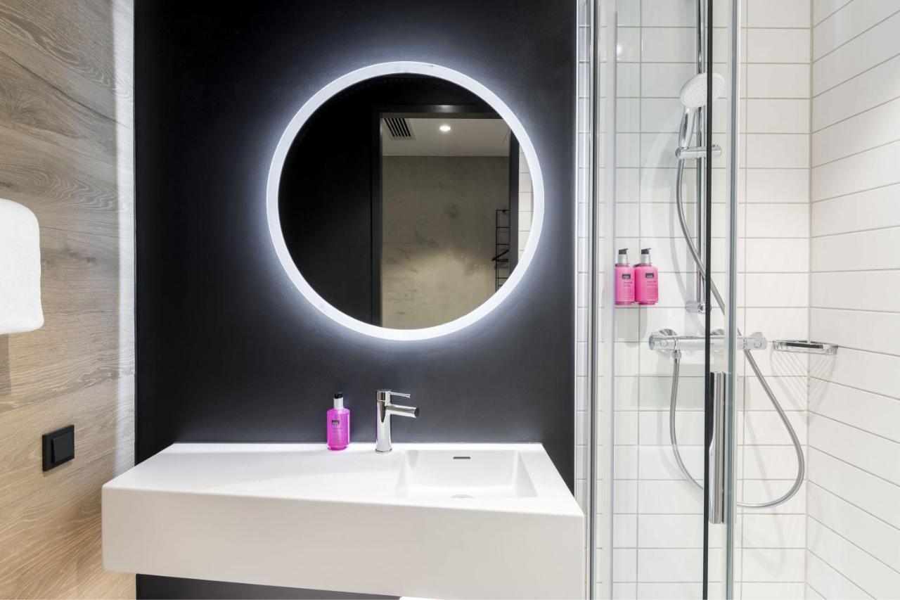 Moxy Outletcity Metzingen Metzingen  Dış mekan fotoğraf