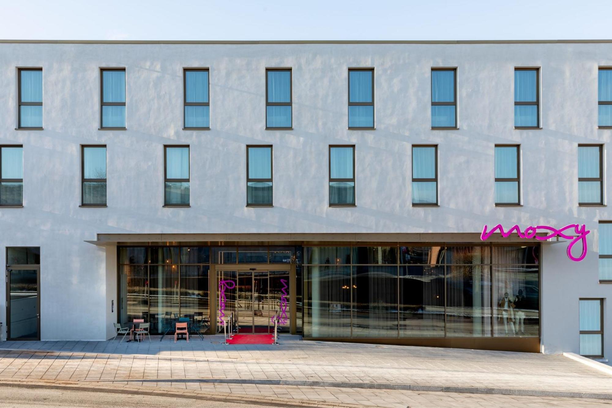 Moxy Outletcity Metzingen Metzingen  Dış mekan fotoğraf