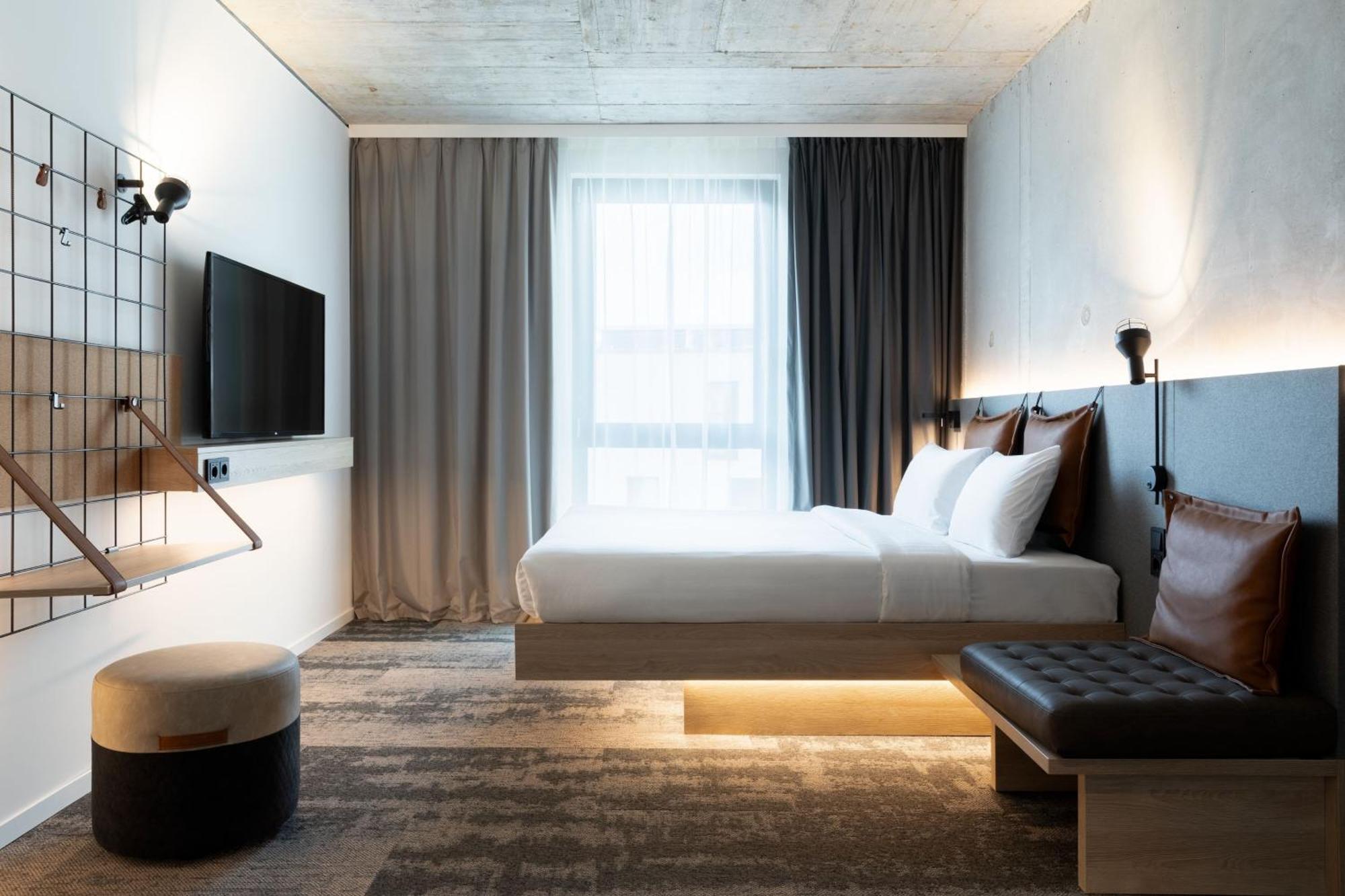 Moxy Outletcity Metzingen Metzingen  Dış mekan fotoğraf