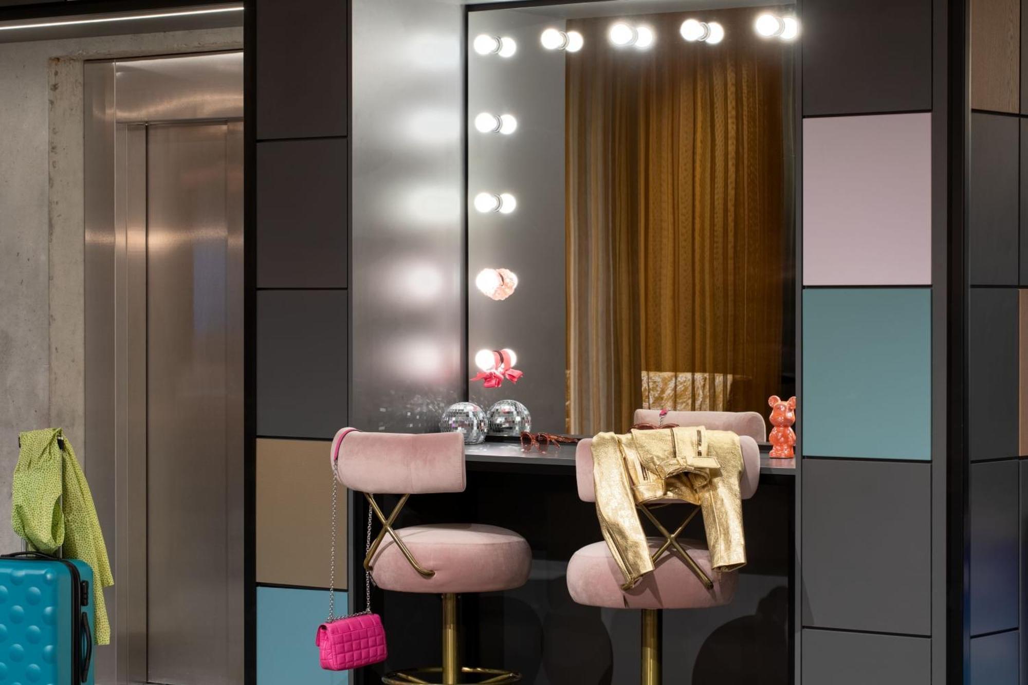 Moxy Outletcity Metzingen Metzingen  Dış mekan fotoğraf