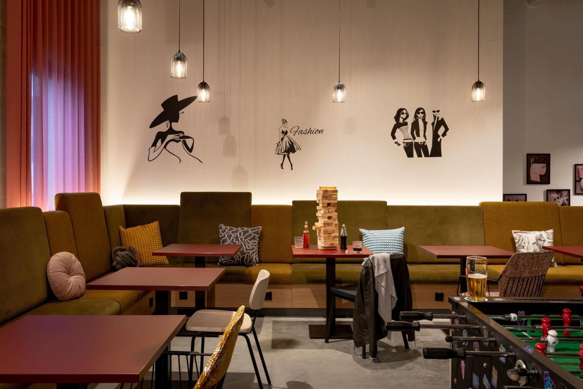 Moxy Outletcity Metzingen Metzingen  Dış mekan fotoğraf