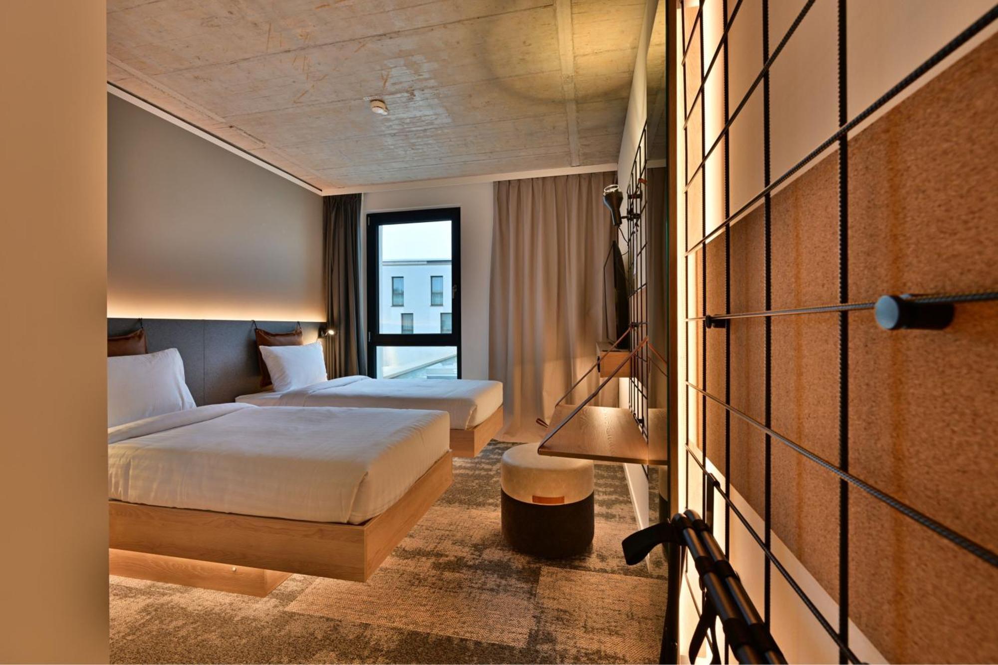Moxy Outletcity Metzingen Metzingen  Dış mekan fotoğraf