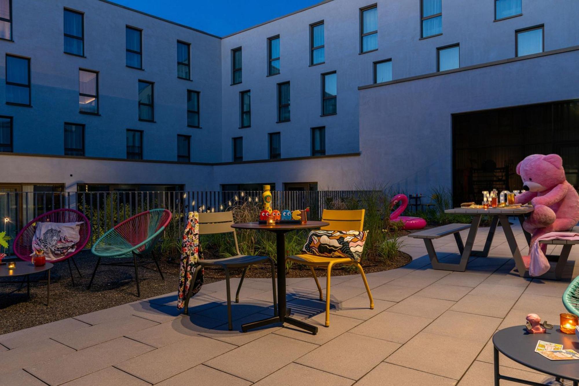 Moxy Outletcity Metzingen Metzingen  Dış mekan fotoğraf